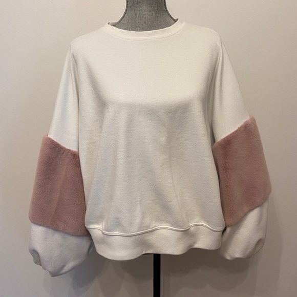 Zara Oversized Pink Faux Fur Balloon Sleeves Plush White Sweater - Picture 3 of 7